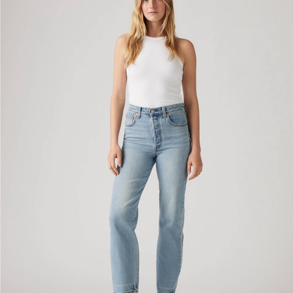 Stylish Light Blue Women's Cropped Jeans
